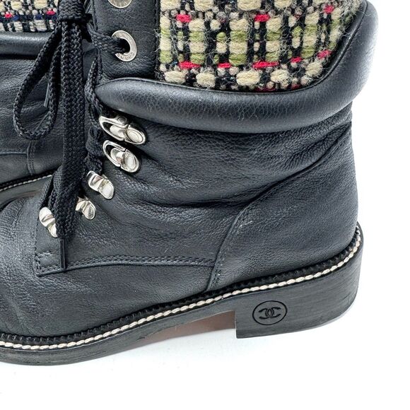 CHANEL Black Leather Tweed Combat Boots – Lace-Up – EU 40.5 - Picture 5 of 15